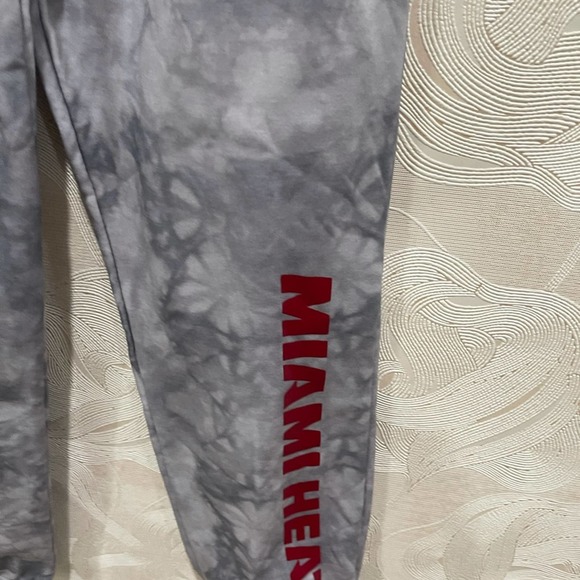 NEW KIDS OFFICIAL NBA Miami Heat Tie Dye Sweatpants Joggers - Picture 7 of 11